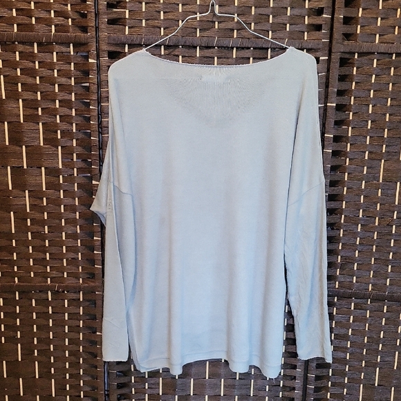 Gray V-Neck Sweater with Embellished Design - Picture 3 of 8